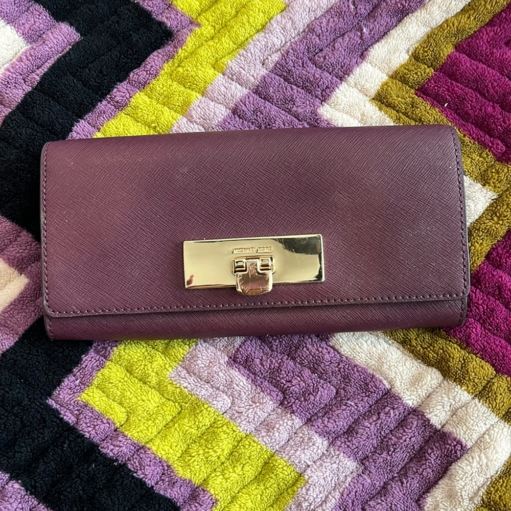 Michael Kors Callie Carryall Wallet